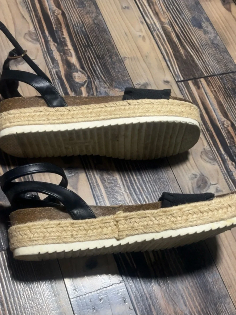 UNIONBAY Black Ruffle Espadrille Platform Sandals